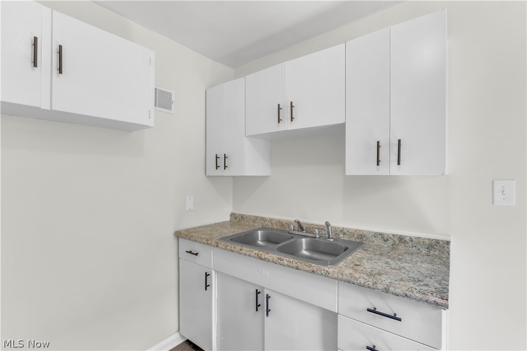 21300 Crystal Avenue Euclid OH 44123