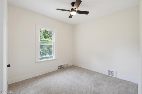 4070 E 141st Street Cleveland OH 44128