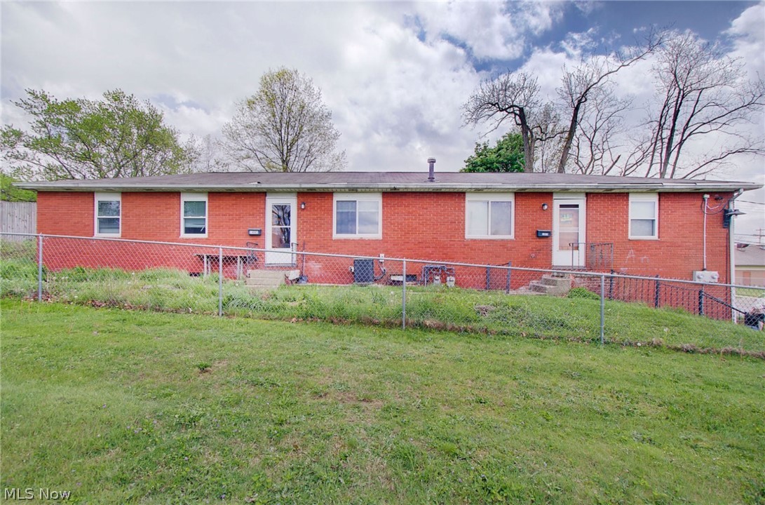 1443-1445 Hyde Park Avenue Akron OH 44310