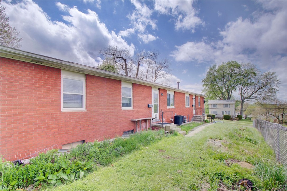 1443-1445 Hyde Park Avenue Akron OH 44310
