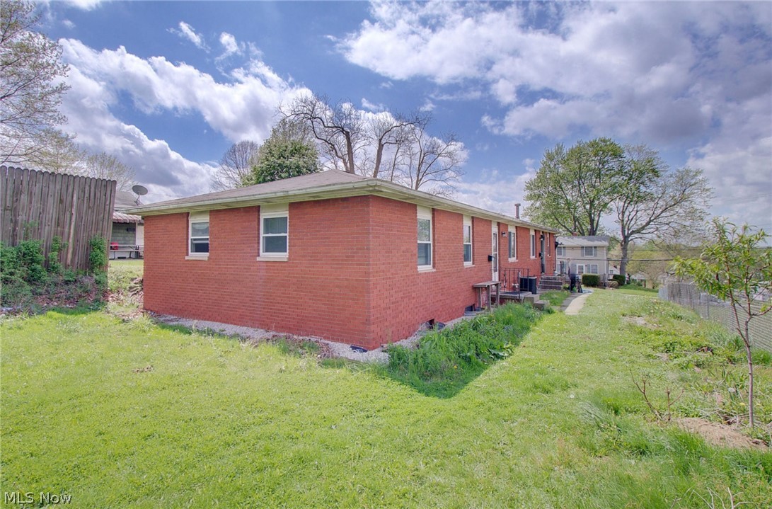 1443-1445 Hyde Park Avenue Akron OH 44310