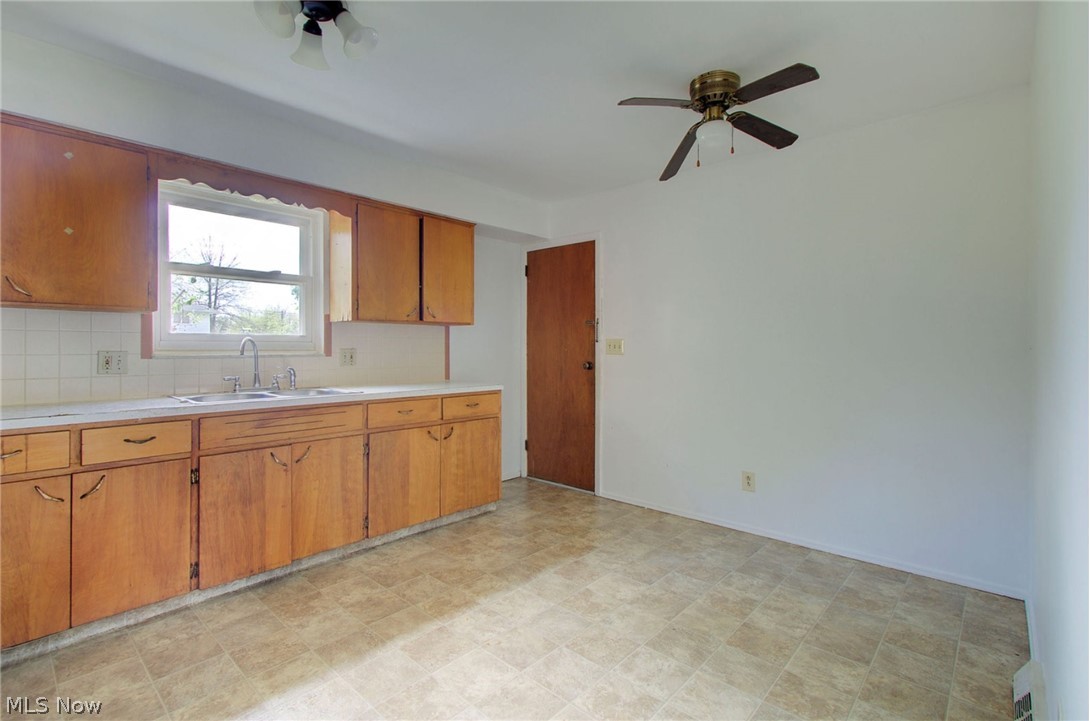 1443-1445 Hyde Park Avenue Akron OH 44310