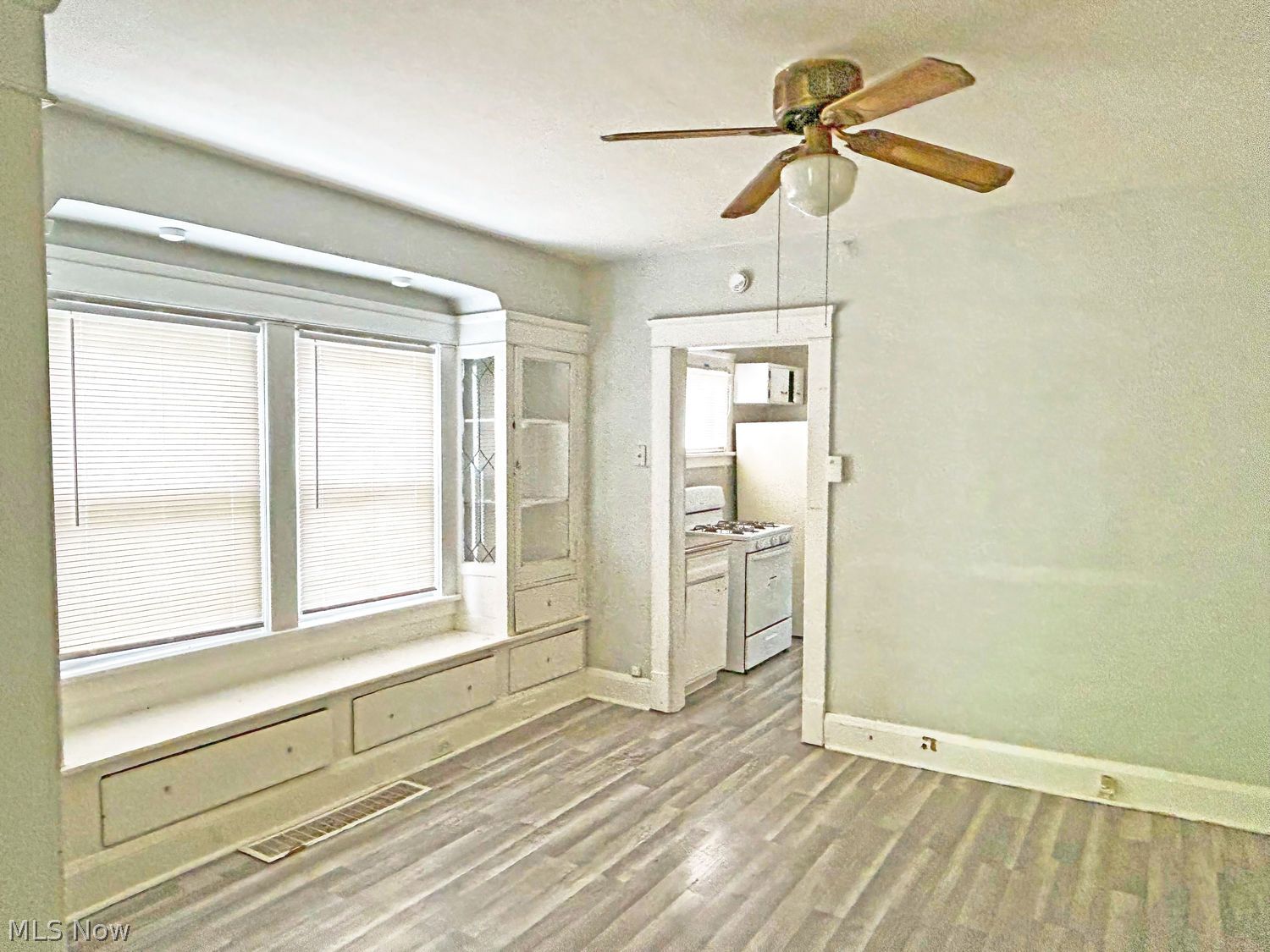 3329 W 99th Street Cleveland OH 44102