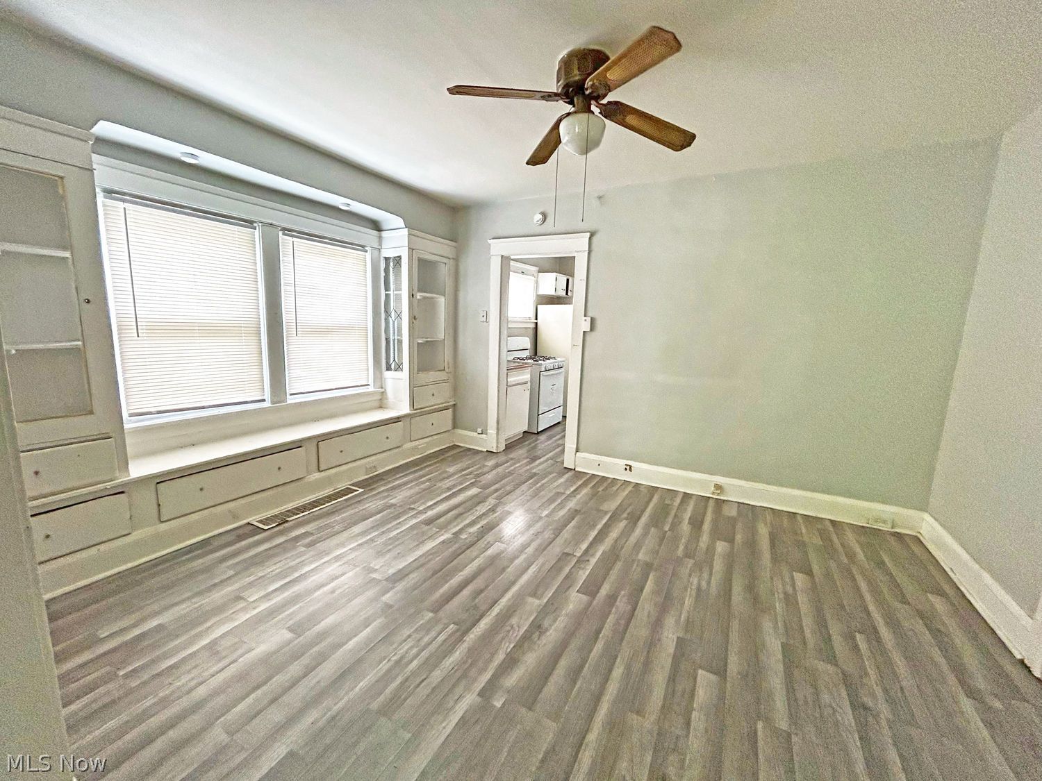 3329 W 99th Street Cleveland OH 44102