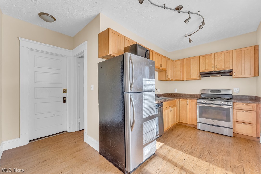 1949 W 54th Street Cleveland OH 44102