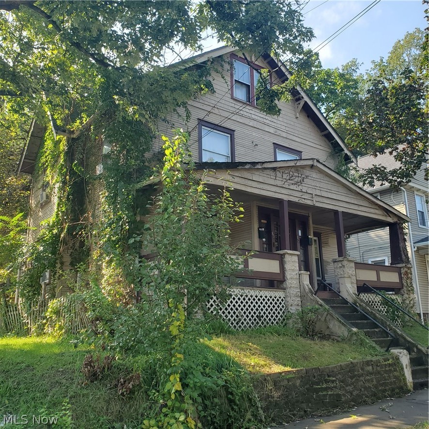 82 Aqueduct Street Akron OH 44303