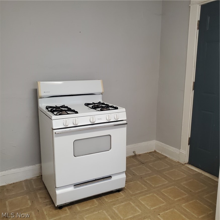 82 Aqueduct Street Akron OH 44303