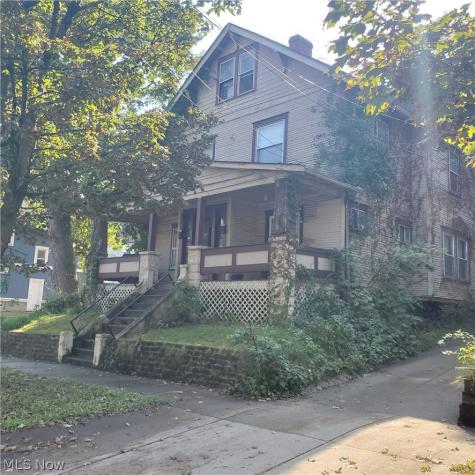 82 Aqueduct Street Akron OH 44303