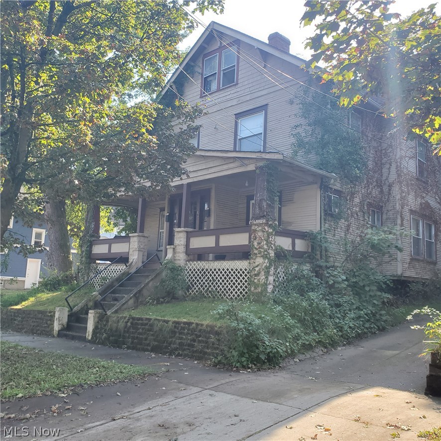 82 Aqueduct Street Akron OH 44303