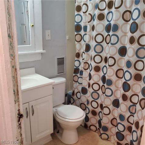 82 Aqueduct Street Akron OH 44303