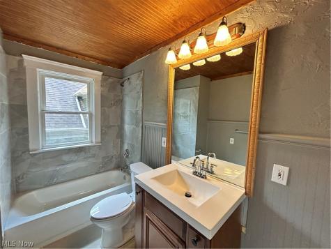 3763 E 151st Street Cleveland OH 44128