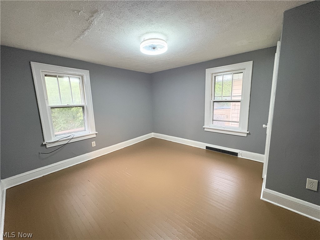 1248 Pondview Akron OH 44305