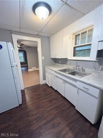 1248 Pondview Akron OH 44305