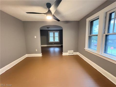 1248 Pondview Akron OH 44305