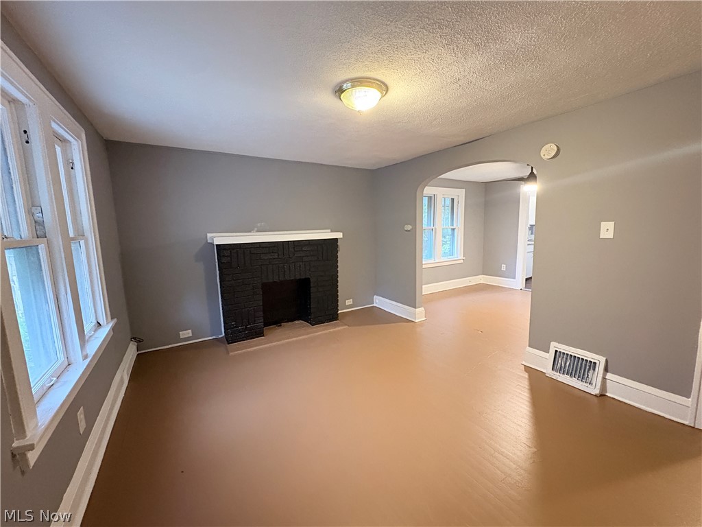 1248 Pondview Akron OH 44305