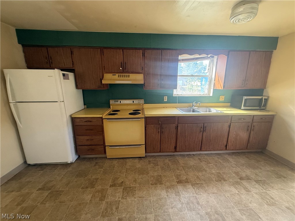 952 N Highland Avenue Girard OH 44420