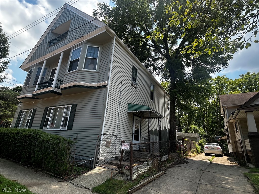 7320 Covert Avenue Cleveland OH 44105