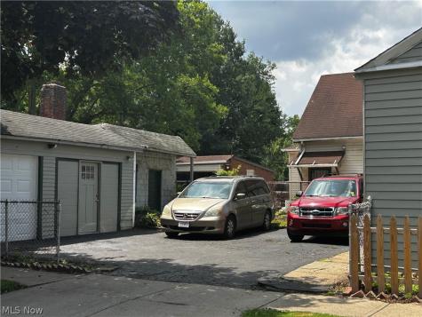 7320 Covert Avenue Cleveland OH 44105