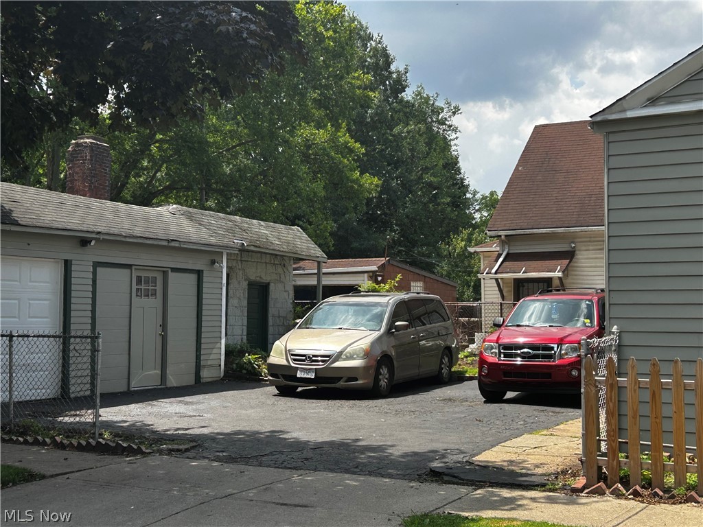 7320 Covert Avenue Cleveland OH 44105