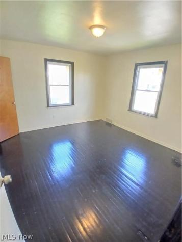 21 Zents Avenue Youngstown OH 44505