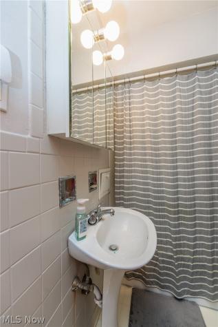 3284-3290 Hudson Drive Cuyahoga Falls OH 44221