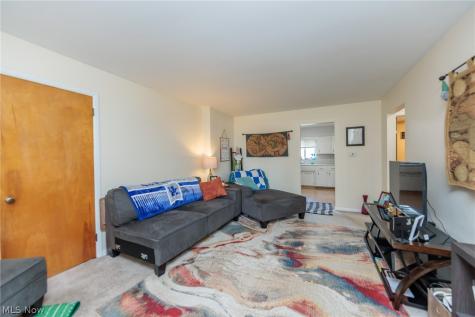 3284-3290 Hudson Drive Cuyahoga Falls OH 44221