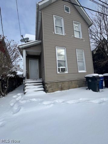 9818 Gambier Avenue Cleveland OH 44102