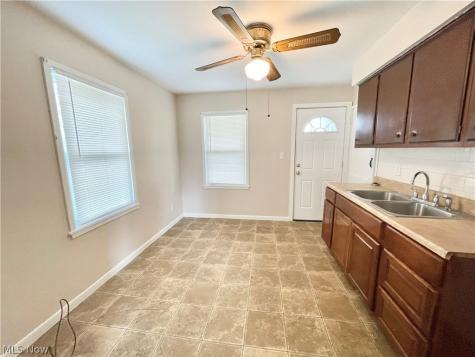 818-824 S Central Drive Lorain OH 44052