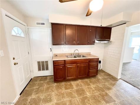 818-824 S Central Drive Lorain OH 44052