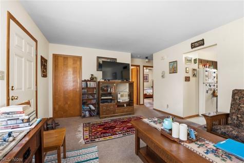 134 Center Road New Franklin OH 44319