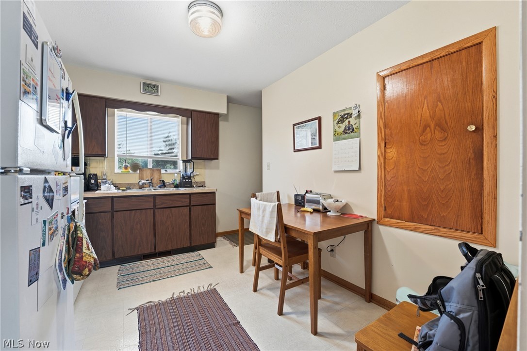 134 Center Road New Franklin OH 44319