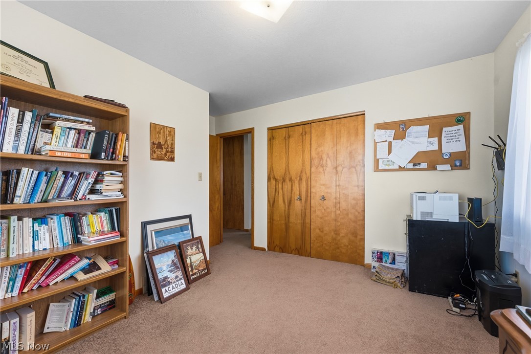 134 Center Road New Franklin OH 44319