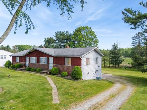 134 Center Road New Franklin OH 44319