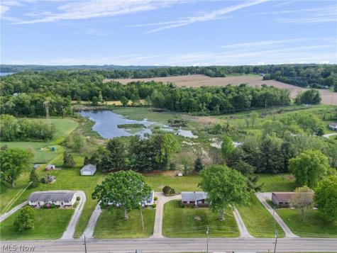 134 Center Road New Franklin OH 44319