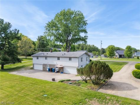 134 Center Road New Franklin OH 44319
