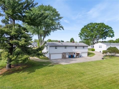 134 Center Road New Franklin OH 44319