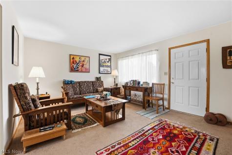 134 Center Road New Franklin OH 44319