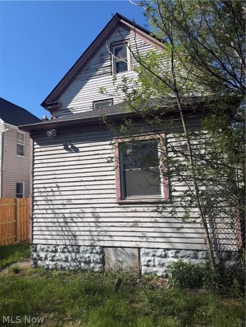 1919 Holmden Avenue Cleveland OH 44109
