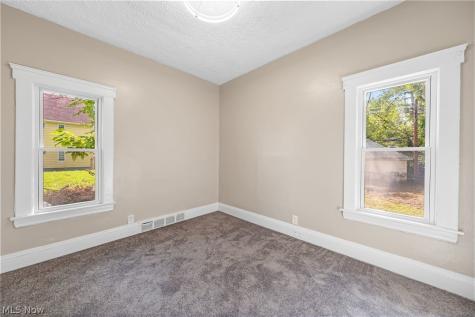 4064 E 136th Street Cleveland OH 44105