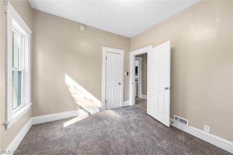 4064 E 136th Street Cleveland OH 44105