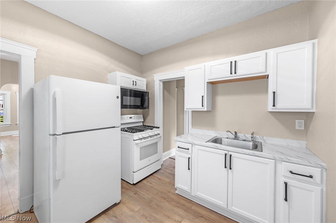 4064 E 136th Street Cleveland OH 44105