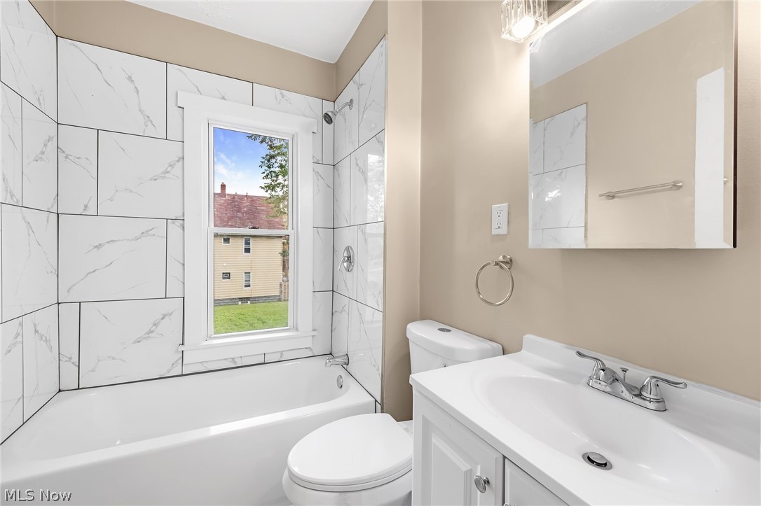 4064 E 136th Street Cleveland OH 44105