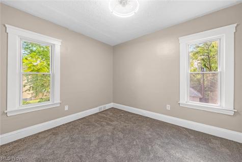 4064 E 136th Street Cleveland OH 44105