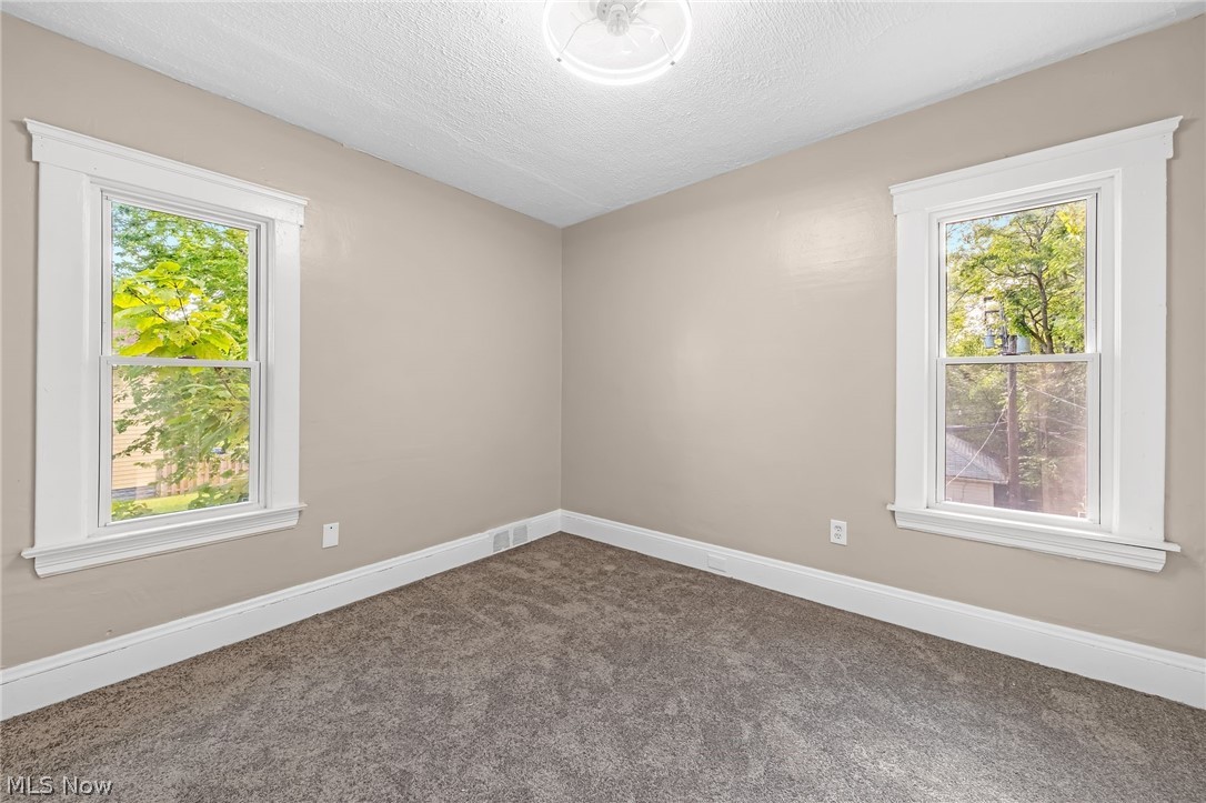 4064 E 136th Street Cleveland OH 44105