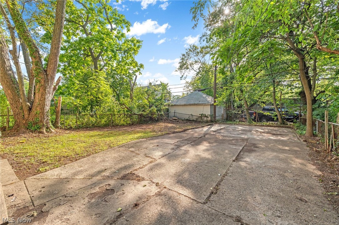 4064 E 136th Street Cleveland OH 44105