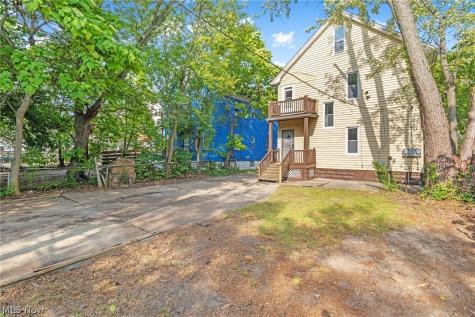 4064 E 136th Street Cleveland OH 44105