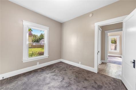 4064 E 136th Street Cleveland OH 44105