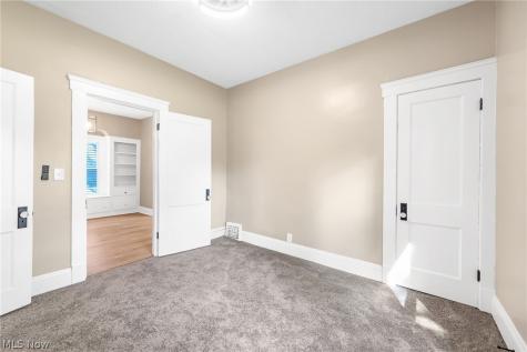 4064 E 136th Street Cleveland OH 44105