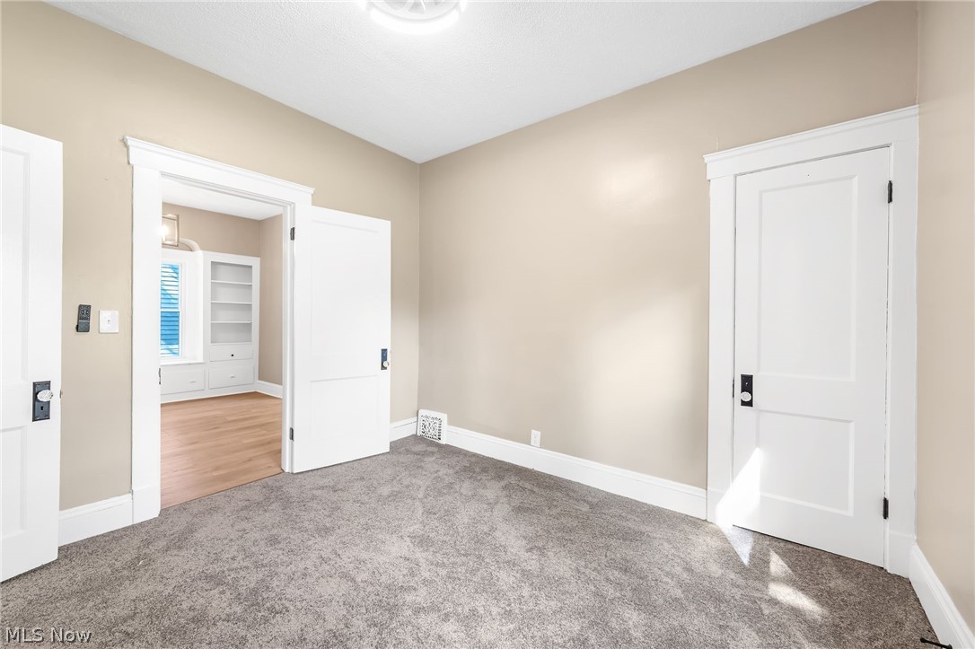 4064 E 136th Street Cleveland OH 44105