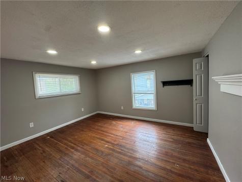 392 Bailey Court Akron OH 44304